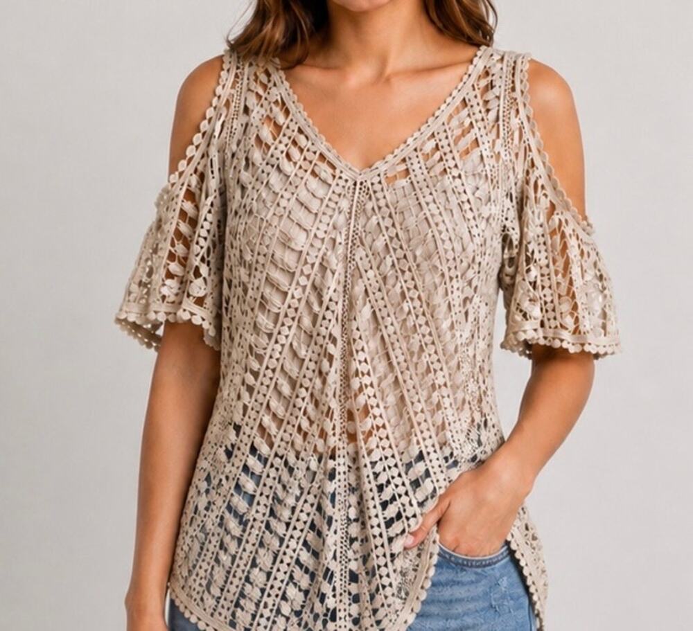 XCVI V-Neck Crochet Cold Shoulder Top Light Beige/Cream Size 1 Small Boho Beach